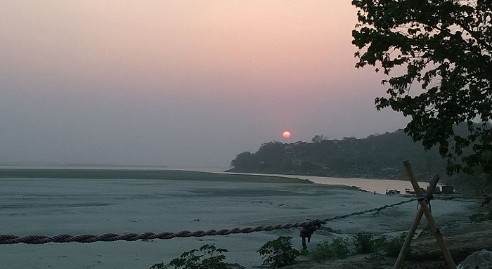 ৰং বিৰঙ- ফটোগ্ৰাফী শিতান
