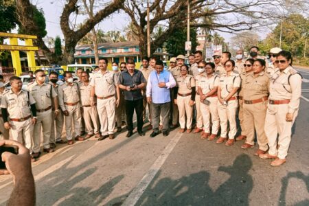 জালুকবাৰী-ভূটনাথৰ ৰাজপথৰ লগতে মহানগৰীৰ বিভিন্ন শিক্ষা প্ৰতিষ্ঠানৰ বাহনত পৰিবহণ বিভাগৰ তালাচী