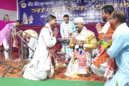 সামৰণি পৰিল বটদ্ৰৱাৰ ঐতিহাসিক দৌল মহোৎসৱ – ৰাজ্যৰ ভিন্ন প্ৰান্তৰ ভক্তৰ লগতে আমেৰিকা-ডুবাইৰ পৰাও আহিল দৰ্শনাৰ্থী