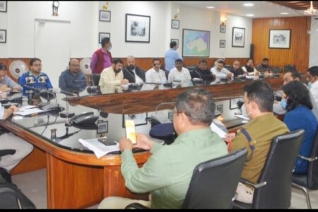মহানগৰৰ ৬০ টা স্থানত বাছ আস্থানৰ স্থায়ী ফলক লগোৱাৰ ব্যৱস্থা-মহানগৰবাসীৰ দীৰ্ঘদিনীয়া সমস্যা সমাধানৰ প্ৰচেষ্টা প্ৰশাসনৰ