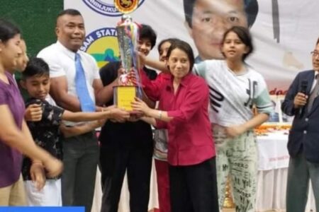 তৃতীয় লিয়ংথাং ছট’কান কাৰাটে ছেম্পিয়নশ্বিপ-যোৰহাটৰ ৰেড ড্ৰেগনৰ শ্ৰেষ্ঠ দলৰ সন্মান লাভ