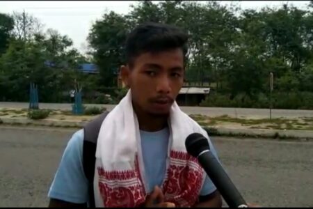 ১১ ঘন্টা চাইকেল চলাই আহি কমাণ্ডোৰ ইন্টাৰভিউ দিবলৈ আহিল মৰিগাঁৱৰ দৰিদ্ৰ পৰিয়ালৰ যুৱক