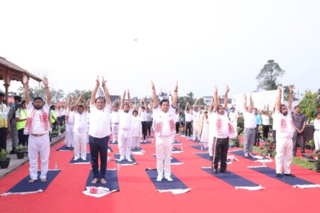 যুৱক-যুৱতী আৰু ছাত্ৰ-ছাত্ৰীসকলক যোগক জীৱনৰ অংগ হিচাপে গ্ৰহণ কৰা মানসিকতা গঢ়িবলৈ আহ্বান মুখ্যমন্ত্ৰী