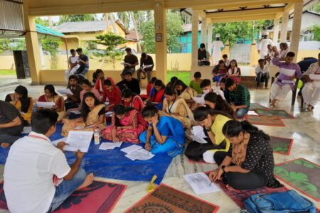 গুৱাহাটী বিশ্ববিদ্যালয়ৰ মহাৰজত জয়ন্তীত বৰহেৰামদো সত্ৰত অসমীয়া প্ৰাচীন পাণ্ডুলিপিৰ অধ্যয়ন আৰু সংৰক্ষণ বিষয়ক কৰ্মশালা সম্পন্ন