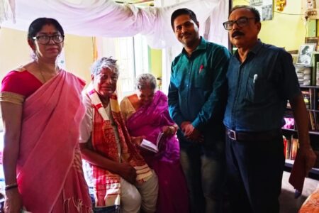 অসম সাহিত্য সভাৰ প্ৰাক্তন সভাপতি ড০ বীৰেন্দ্ৰ নাথ দত্তক সম্বৰ্দ্ধনা