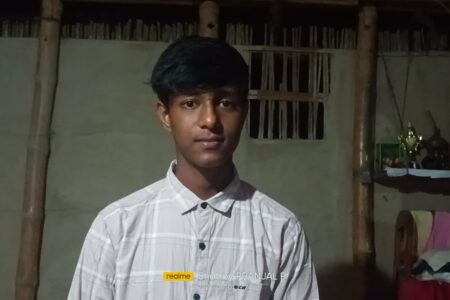 দৰিদ্ৰতাক নেওচি হাইস্কুল শিক্ষান্ত পৰীক্ষাত সুখ্যাতিৰে উত্তীৰ্ণ  হ’ল লোক্ৰাৰ নৱজিৎ বৰ্মন