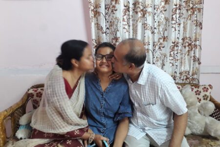 চিকিৎসক হোৱাৰ লক্ষ্যৰে কটনত নামভৰ্তি কৰিব নৱম স্থানপ্ৰাপক গুৱাহাটী বিশ্ববিদ্যালয় মডেল ইংলিছ স্কুলৰ ছাত্ৰী ,খানামুখৰ অনসুয়া ঠাকুৰীয়াই