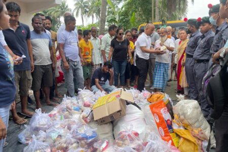 এন চি চিৰ বায়ু শাখাৰ জুনিয়ৰ কেডেটৰ উদ্যোগত বানাক্ৰান্তক খাদ্য সামগ্ৰীৰ টোপোলা বিতৰণ