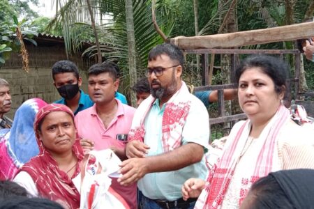 অসম ডনবস্ক’ বিশ্ববিদ্যালয়ৰ তৰফৰপৰা হাজো সমষ্টিত বান সাহাৰ্য্য বিতৰণ