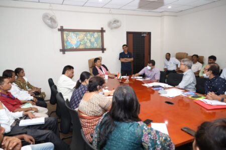 জনতা ভৱনত জ্যেষ্ঠ নাগৰিক, বিশেষভাৱে সক্ষম, দিব্যাংগ, তৃতীয় লিংগৰ ব্যক্তিৰ সংগঠনৰ নেতৃত্বৰে বৈঠকত মন্ত্ৰী পীযুষ হাজৰীকাৰ