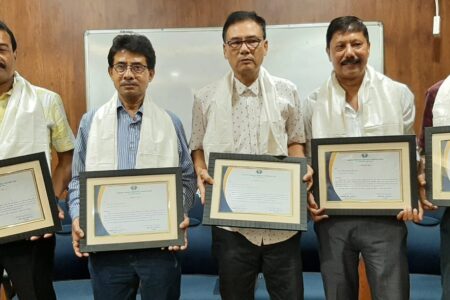 অসম বিত্ত সেৱাৰ সাতজন অবসৰী বিষয়াক বিদায় সম্বৰ্ধনা