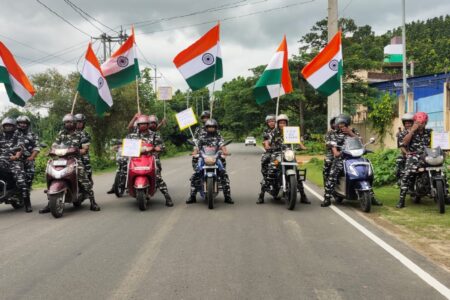 ১৭৫ নং চিআৰপিএফ বাহিনীৰ উদ্যোগত আজাদী কা অমৃত মহোৎসৱ উপলক্ষে বৃহত্তৰ ৰাণীত ত্ৰিৰংগা যাত্ৰা কাৰ্যসূচী