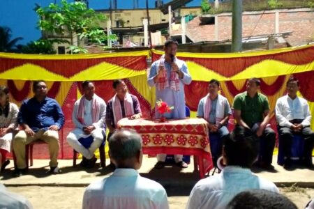 ঢকুৱাখনা সদৰত সাংসদ প্ৰদান বৰুৱাৰ ট্ৰেফিক চিগনেল উদ্ধোধন