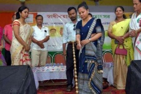 ফুলগুৰিত ‘আজাদী কা অমৃত মহোৎসৱ’ আৰু ‘সেৱা, সুশাসন তথা দৰিদ্ৰ কল্যাণৰ ৮ বছৰ’ সন্দৰ্ভত আলোকচিত্ৰ প্ৰদৰ্শনী