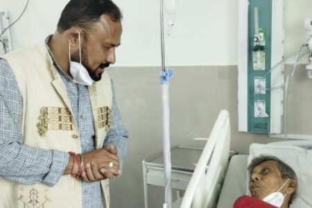 নীল পৱন বৰুৱা আৰু পুলক গগৈৰ স্বাস্থ্যৰ বুজ ললে মন্ত্রী বিমল বড়াই -চিকিৎসা ব্যয় বহন কৰিব চৰকাৰে