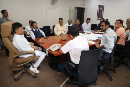 ৰাজ্যখনৰ সামগ্ৰিক খহনীয়াৰ লগতে প্ৰস্তাৱিত বান নিয়ন্ত্ৰণৰ কামসমূহৰ বিষয়ে বুজ ললে মন্ত্ৰী হাজৰীকাই