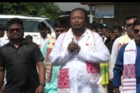 চতিয়া সমষ্টিৰ অন্তৰ্গত পূৱ নাগশংকৰ ৰাস মহোৎসৱৰ ৰূপালী জয়ন্তী বৰ্ষৰ লাইখুঁটা স্থাপন বিধায়ক পদ্ম হাজৰিকাৰ