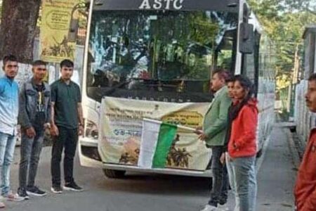 নতুন দিল্লীত লাচিত দিৱসত অংশগ্ৰহণৰ বাবে ৰাওনা ধুবুৰীৰ শিক্ষাৰ্থী