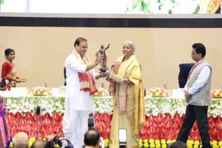 লাচিত বৰফুকনৰ ৪০০ সংখ্যক জন্মজয়ন্তী উদযাপন আহোমৰ সোণালী অধ্যায়-আশা, নৈপুণ্য আৰু বীৰত্বৰ গাথা শীৰ্ষক আলোচনাচক্ৰ অনুষ্ঠিত
