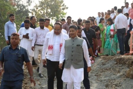 নগাঁৱত জলসম্পদ বিভাগৰ বহুকেইটা প্ৰকল্পৰ কাম আনুষ্ঠানিকভাৱে আৰম্ভ মন্ত্ৰী পীযুষ হাজৰীকাৰ
