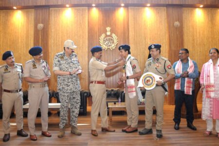 অলিম্পিক খেলুৱৈ তথা আই বি এ বিশ্ব মহিলা বক্সিং চেম্পিয়নশ্বিপত সোণৰ পদক অর্জন লাভলীনা বৰগোঁহাইৰ