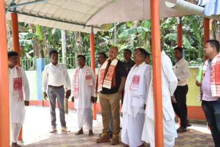 দৰং,শোণিতপুৰৰ একাধিক সত্ৰ-দেৱালয় পৰিদৰ্শন অসম সত্ৰ আয়োগৰ, সত্ৰাধিকাৰ-সত্ৰ প্ৰতিনিধিৰে বৈঠক