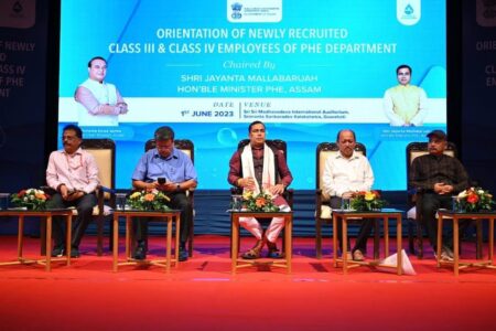 জনস্বাস্থ্য কাৰিকৰী বিভাগত নিযুক্তি প্ৰাপ্তৰ সৈতে বিভাগীয় মন্ত্রীৰ মত বিনিময়