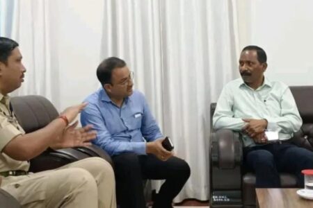 ধেমাজিৰ পানবাৰীত আহত সকলৰ ওচৰত উপস্থিত মন্ত্রী সঞ্জয় কিষাণ