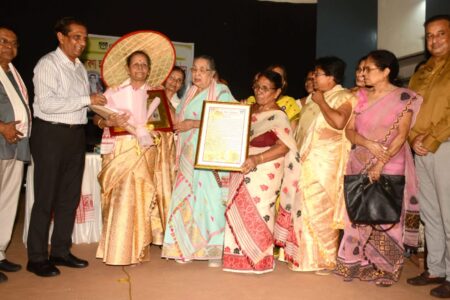 লাবণ্য হাজৰিকাৰ আদৰ্শ মাতৃ বটাঁ প্ৰদান