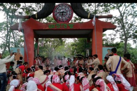 মহঘুলি  চাপৰিৰ বিহু বাকৰিত ৰাজহুৱা সভা-১০ মে’ৰ পৰা তিনি দিনীয়াকৈ ঢকুৱাখনাৰ ফাটবিহু