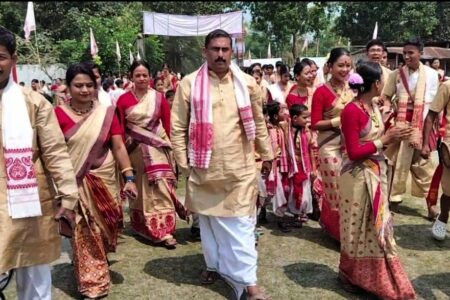 ঢকুৱাখনা চেইণ্ট থমাছ স্কুলত ব’হাগৰ এদিন