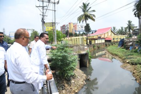 ৰুক্মিণীগাঁ‌ও অঞ্চলৰ কৃত্ৰিম বান সমস্যা সন্দৰ্ভত স্থানীয় ৰাইজৰ প্ৰতিনিধিৰে মন্ত্ৰী সিংহলৰ বিশেষ বৈঠক