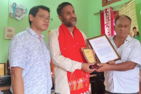 গুৱাহাটীত গণশিল্পী বিক্ৰম সিং য়েইনৰ ৪৫ সংখ্যক মৃত্যু তিথি উদযাপন-কৃষ্ণৰাম মিলিলৈ অসম লুতাদ বঁটা, তৰুলতা কুটুমলৈ বিক্ৰম সিং য়েইন বঁটা, দীপক শৰ্মালৈ সম্বৰ্দ্ধনা জ্ঞাপন