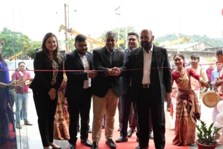 গুৱাহাটীত মহিন্দ্ৰা লাষ্ট মাইল মবিলিটিৰ নতুন ডিলাৰশ্বিপ গ্ৰীণ ভেলী অটোৱৰ্কছৰ শুভ উদ্বোধন