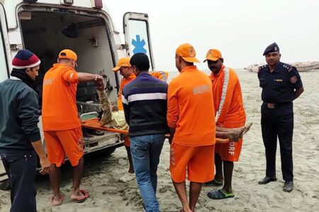 NDRF RESCUED A DISTRESSED CIVILIAN FROM RIVER BRAHMAPUTRA