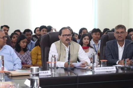 গুৱাহাটী বিশ্ববিদ্যালয়ত জলবায়ু পৰিৱৰ্তন বিষয়ক অনুষ্ঠান
