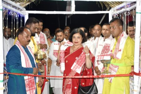 বৰ্ণাঢ্য কাৰ্যসূচীৰে ধাৰাপুৰত মুকলি বিহুৰ সামৰণি