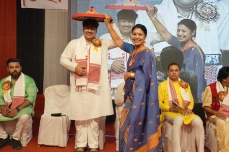 ব’হাগত বিহুৰ মঞ্চত পৰিবহণ বিভাগৰ পথ-সুৰক্ষা সজাগতা অব্যাহত